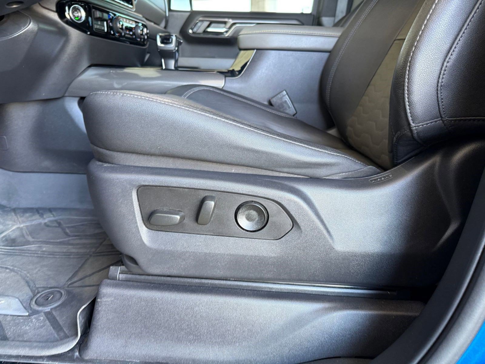 Used 2023 Chevrolet Silverado 1500 ZR2 w/ Technology Package AWD/4WD image 14