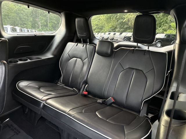 Used 2025 Chrysler Pacifica Limited FWD image 24