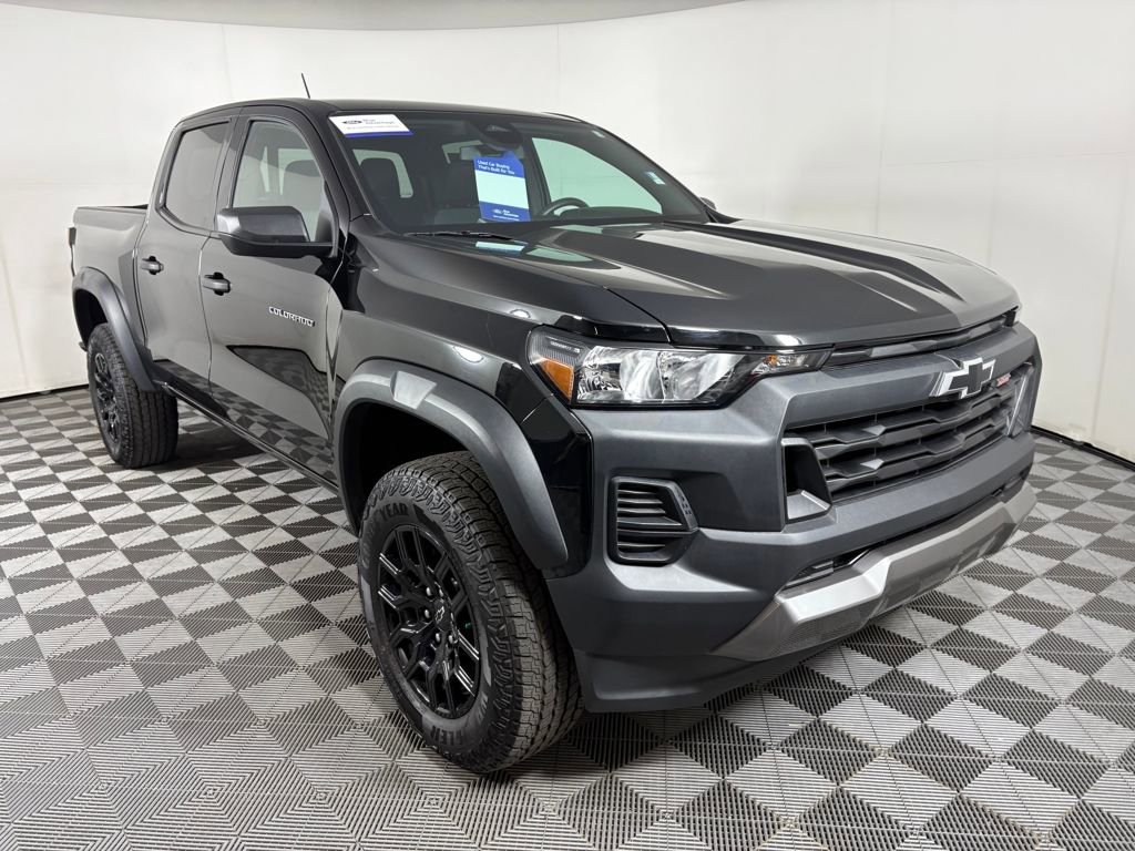 Used 2024 Chevrolet Colorado Trail Boss image 7