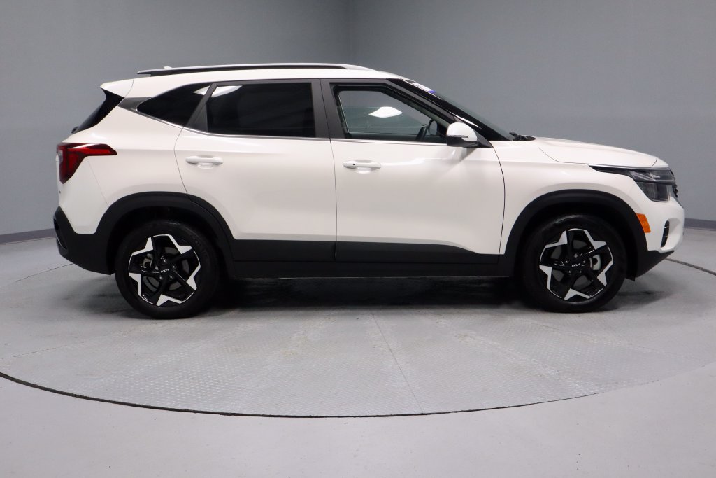 Used 2024 Kia Seltos EX AWD/4WD image 7