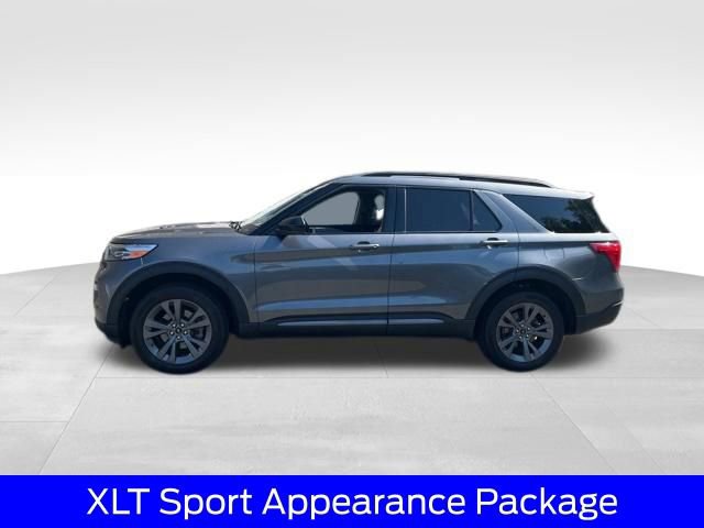 Certified 2023 Ford Explorer XLT w/ Equipment Group 202A AWD/4WD image 4