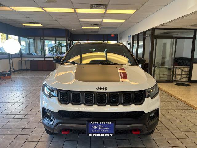 Used 2025 Jeep Compass Trailhawk AWD/4WD image 5