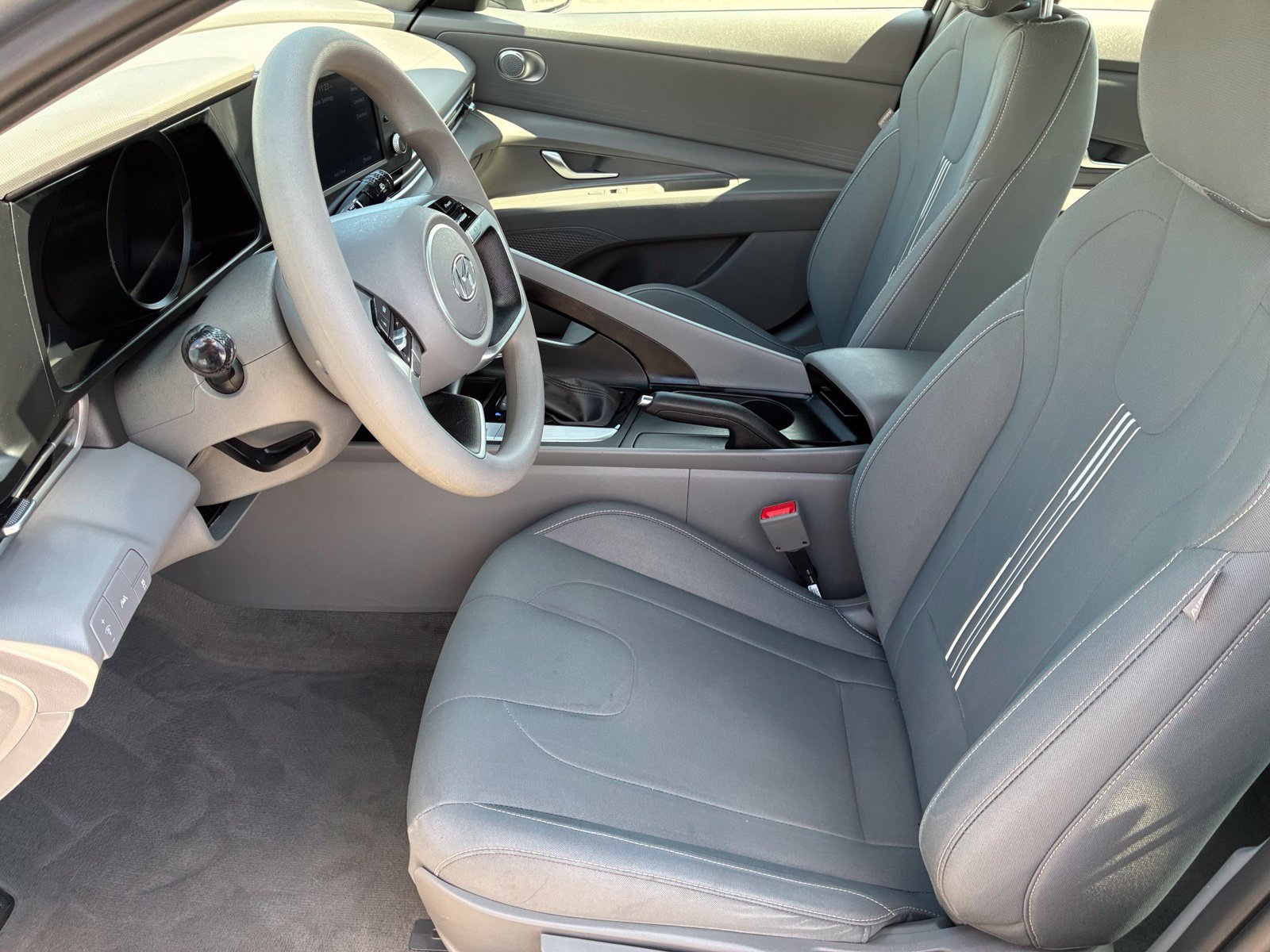 Used 2022 Hyundai Elantra SEL w/ Cargo Package FWD image 12