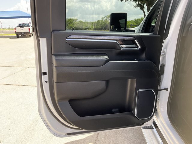 Used 2024 Chevrolet Silverado 2500 LTZ AWD/4WD image 12
