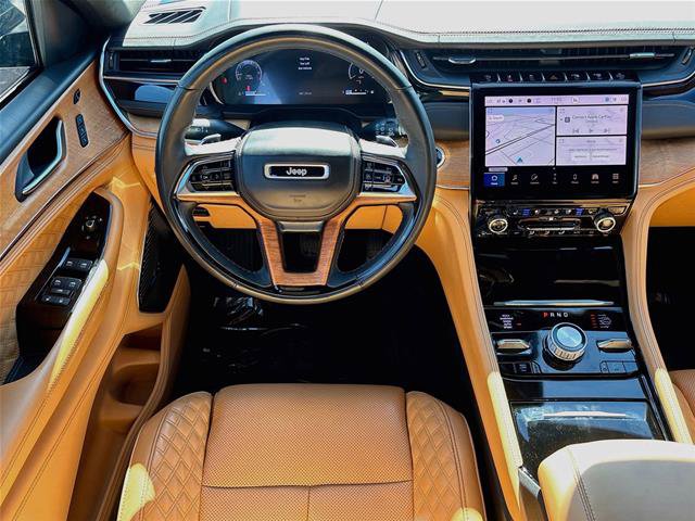 Used 2023 Jeep Grand Cherokee L Summit AWD/4WD image 25