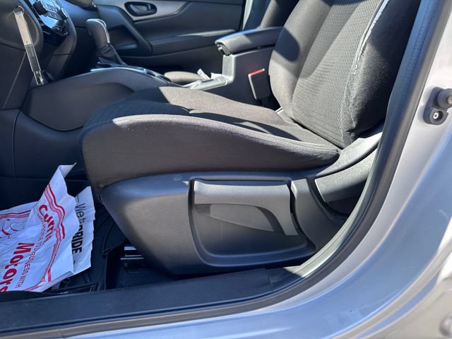 Used 2021 Nissan Rogue Sport S FWD image 11
