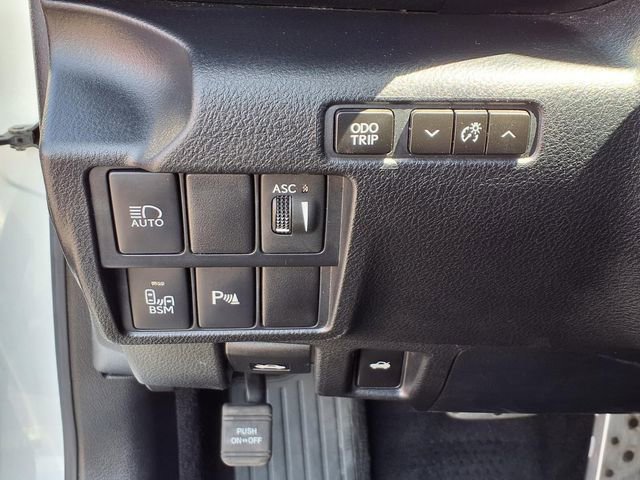 Used 2019 Lexus IS 300 F Sport w/ F Sport Package image 16