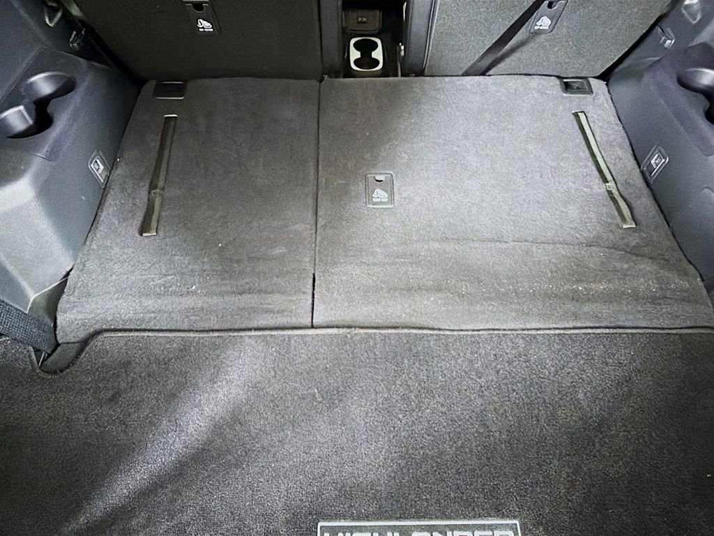 Used 2023 Toyota Highlander XLE AWD/4WD image 16