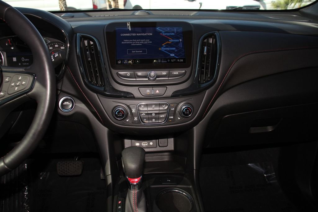Used 2022 Chevrolet Equinox RS w/ Infotainment Package image 18
