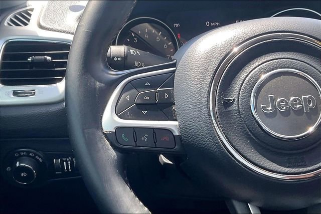 Used 2018 Jeep Compass Latitude w/ Popular Equipment Group FWD image 17