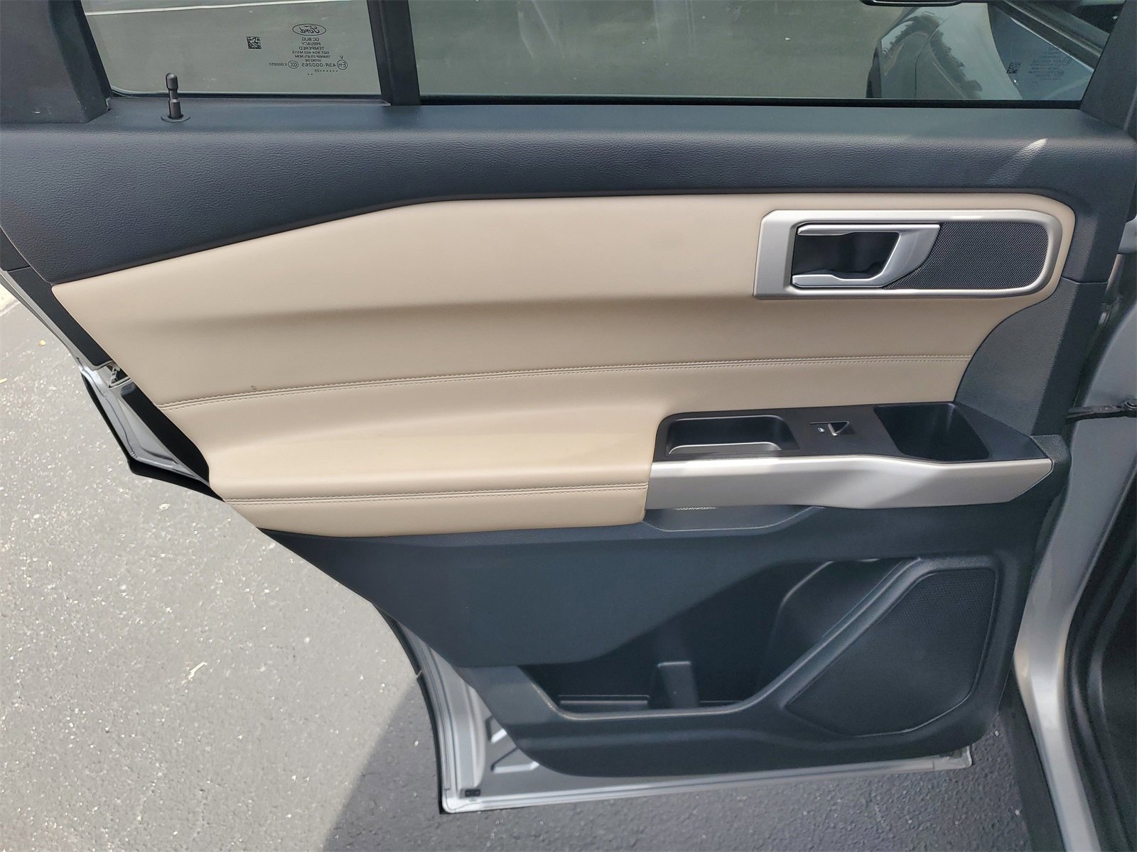 Certified 2023 Ford Explorer XLT image 10