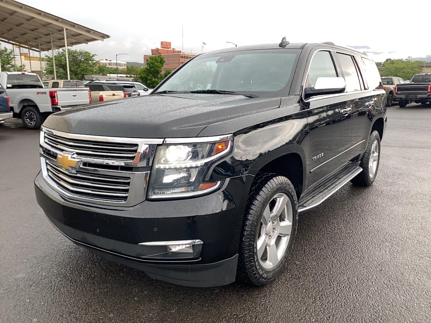 Used 2018 Chevrolet Tahoe Premier AWD/4WD image 2