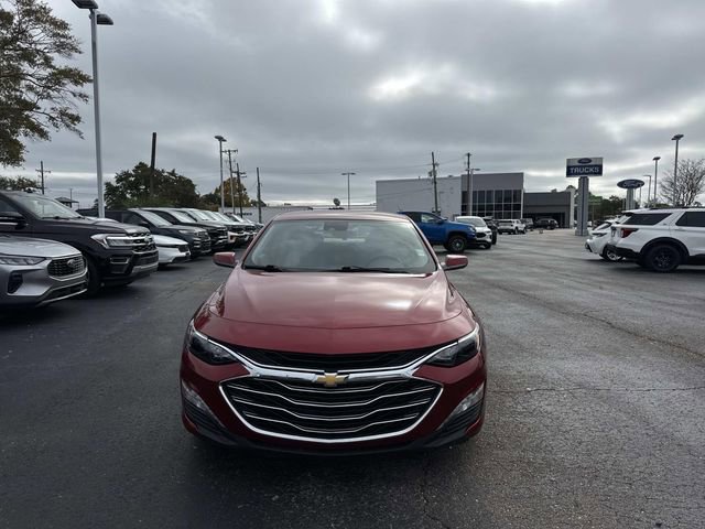 Used 2021 Chevrolet Malibu LT image 2