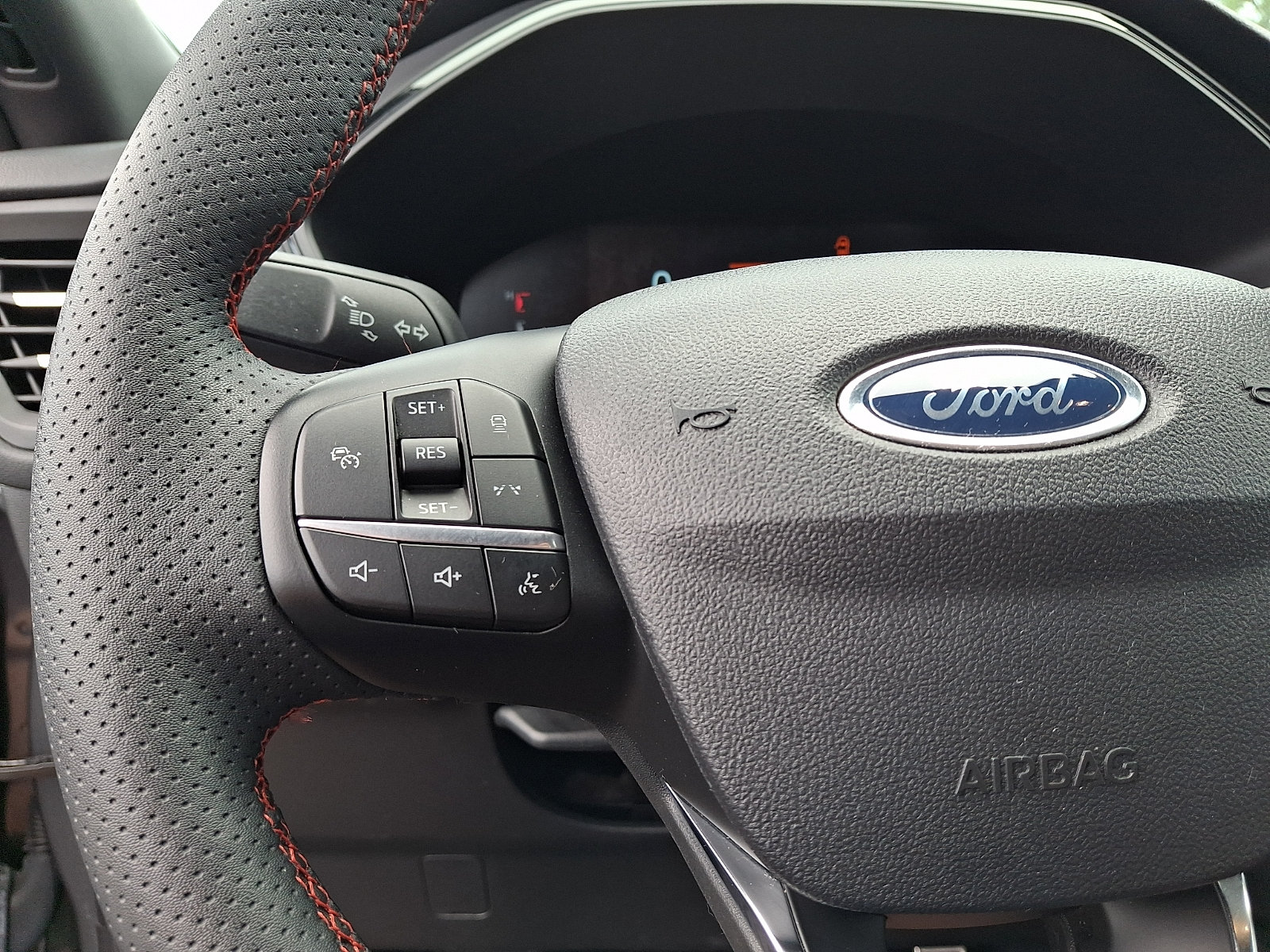 Certified 2023 Ford Escape ST-Line w/ Tech Pack #1 AWD/4WD image 23