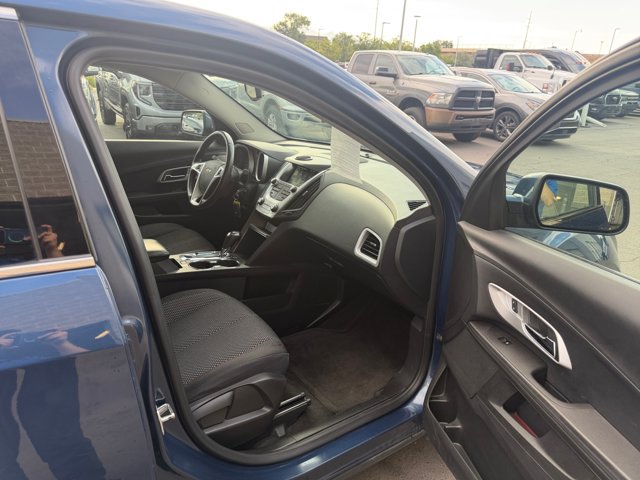 Used 2017 Chevrolet Equinox LT w/ Convenience Package AWD/4WD image 29