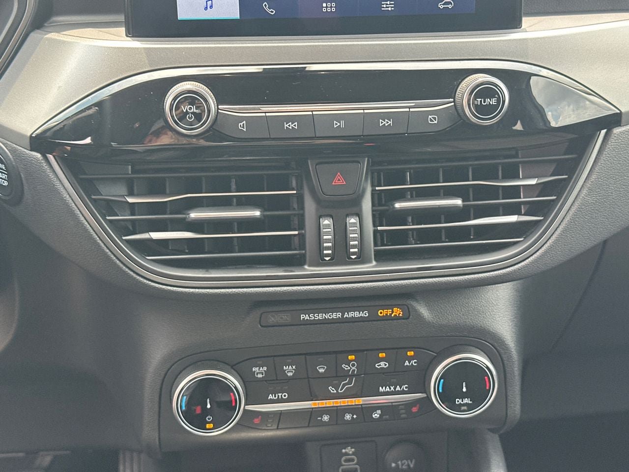 Certified 2024 Ford Escape Active AWD/4WD image 32