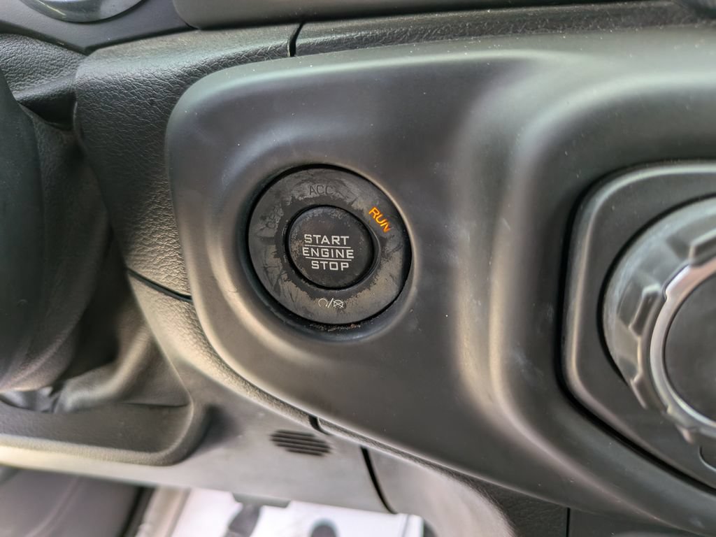 Used 2018 Jeep Wrangler Unlimited Rubicon AWD/4WD image 30