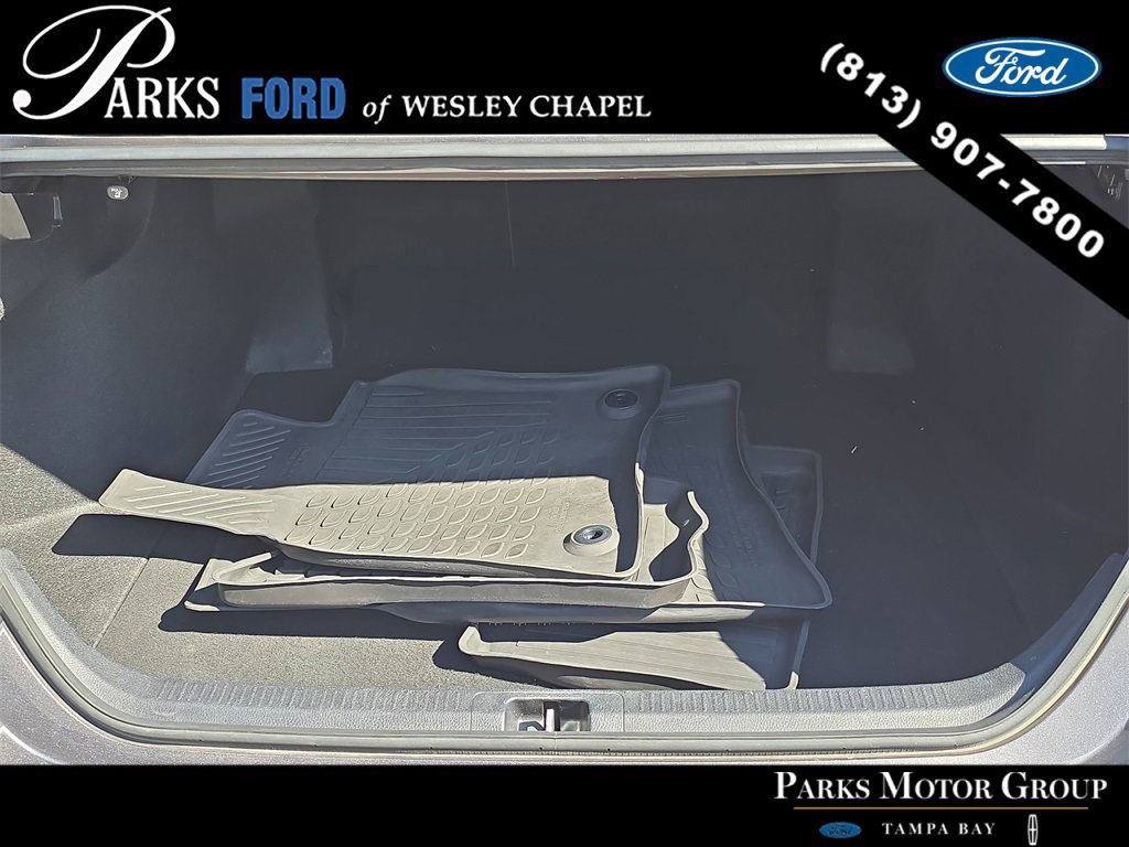 Used 2021 Toyota Camry LE image 9