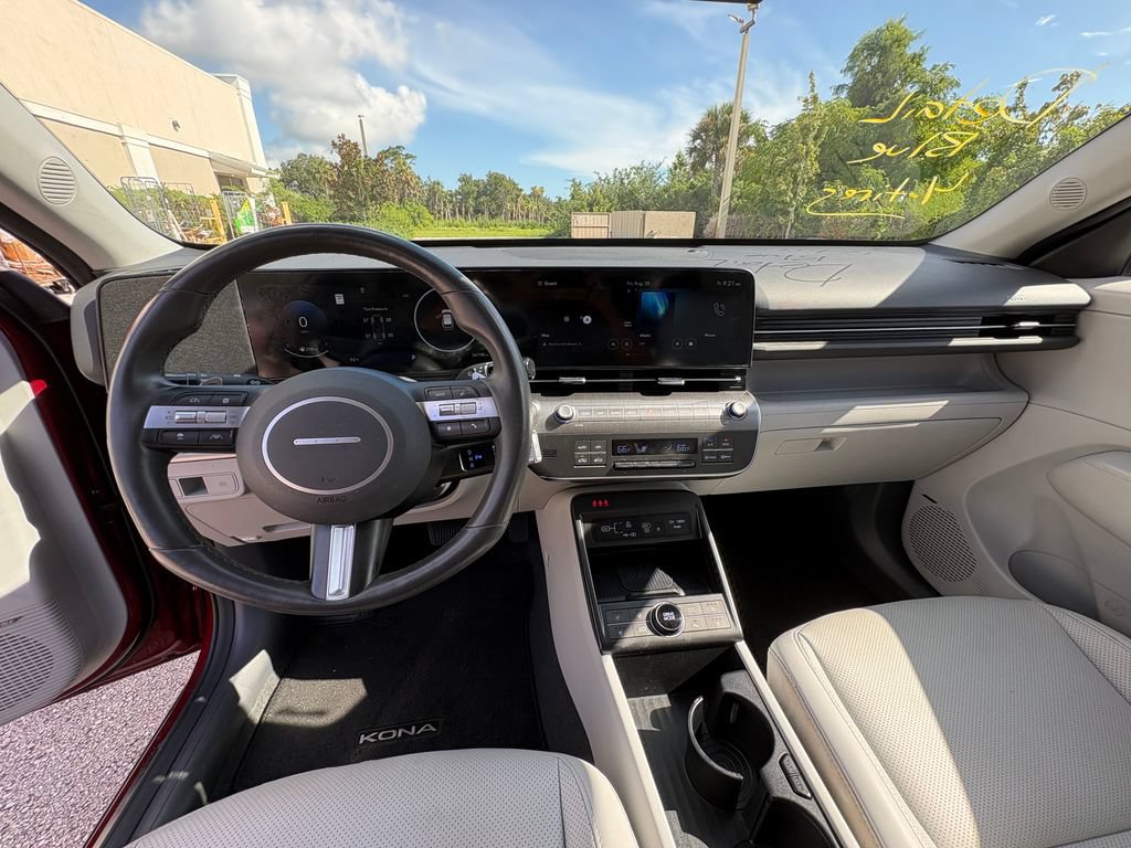 Used 2025 Hyundai Kona Limited FWD image 7