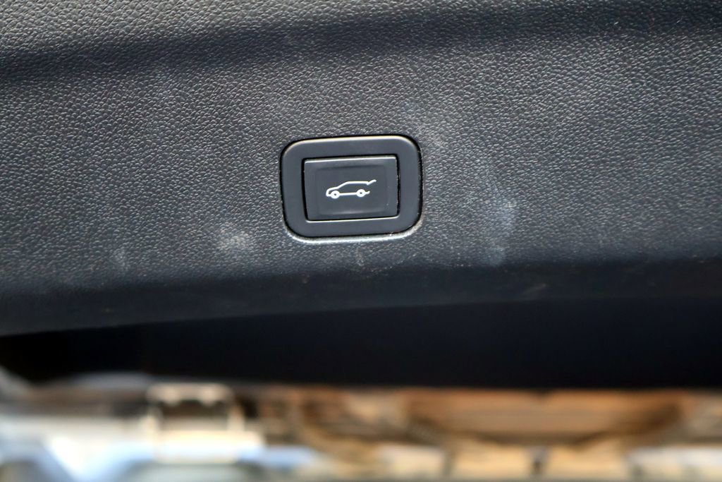 Used 2021 Chevrolet Tahoe High Country image 25