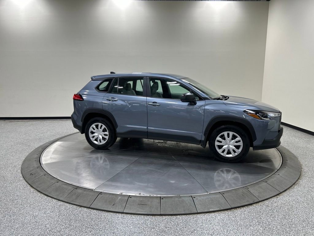 Used 2022 Toyota Corolla Cross L AWD/4WD image 6