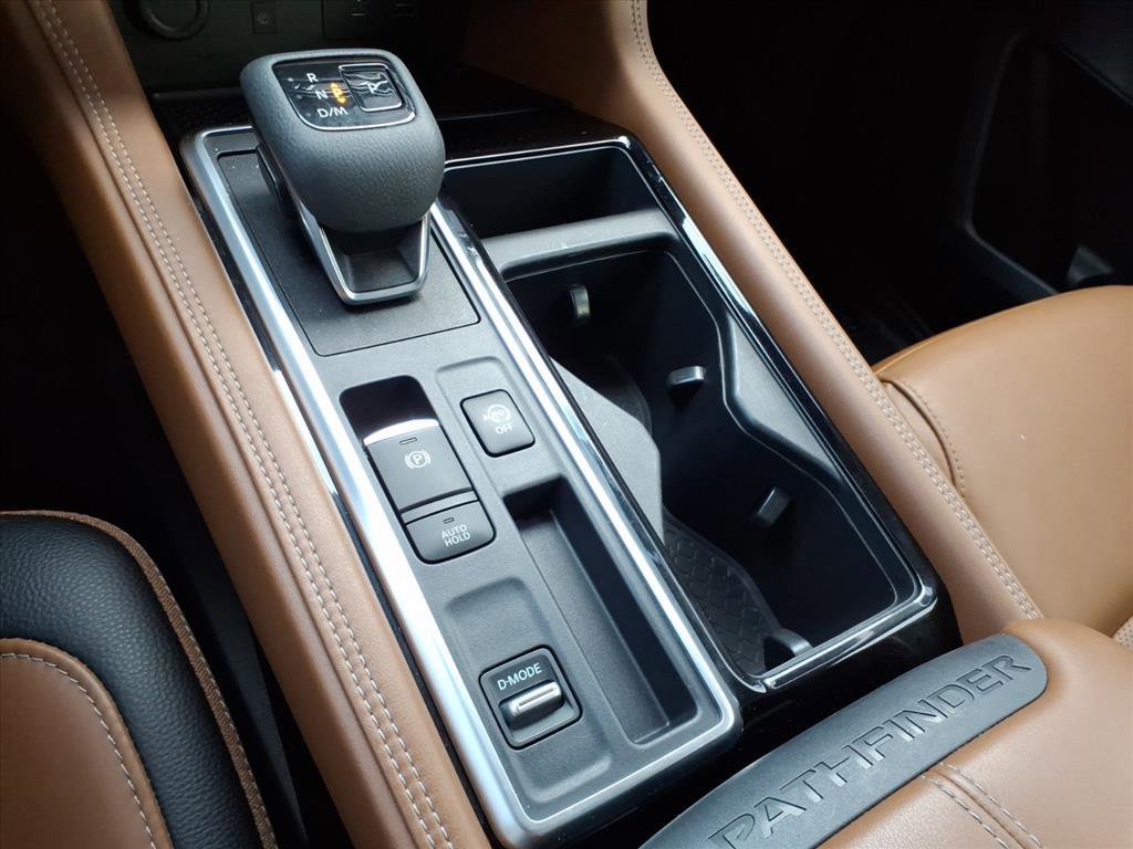 Used 2023 Nissan Pathfinder Platinum image 21