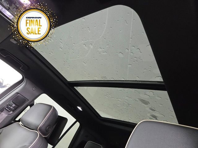 Used 2023 GMC Yukon SLT w/ SLT Premium Package image 29