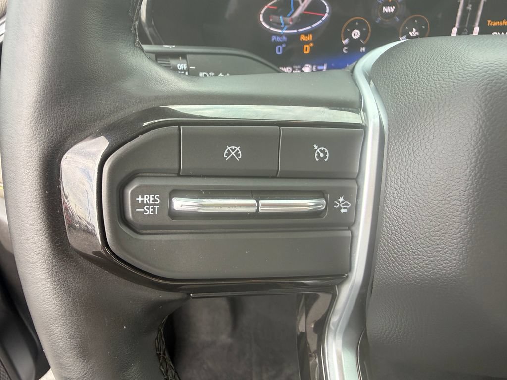 Used 2024 Chevrolet Colorado ZR2 w/ ZR2 Convenience Package III AWD/4WD image 24