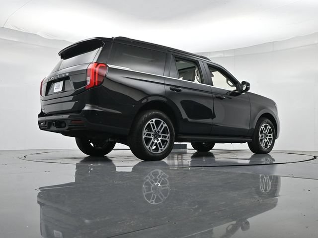 Certified 2025 Ford Expedition Active AWD/4WD image 35