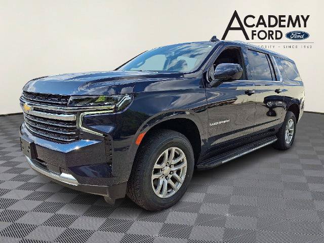 Used 2022 Chevrolet Suburban LT AWD/4WD image 3