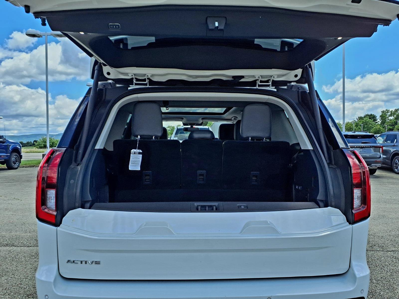 Certified 2025 Ford Expedition Active AWD/4WD image 12