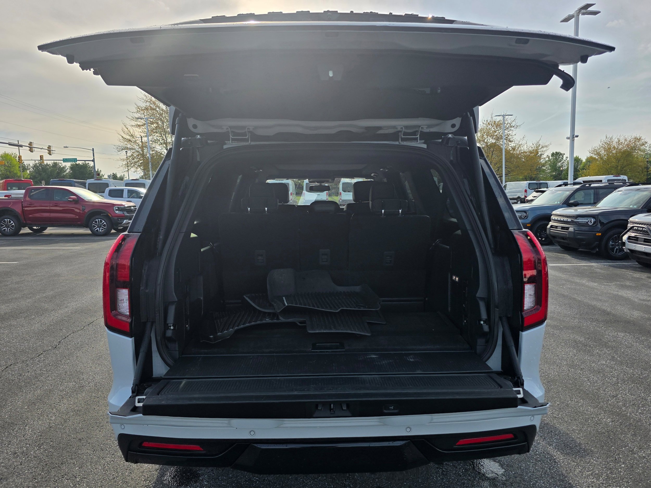 Certified 2025 Ford Expedition Max Platinum w/ Stealth Appearance Package AWD/4WD image 10