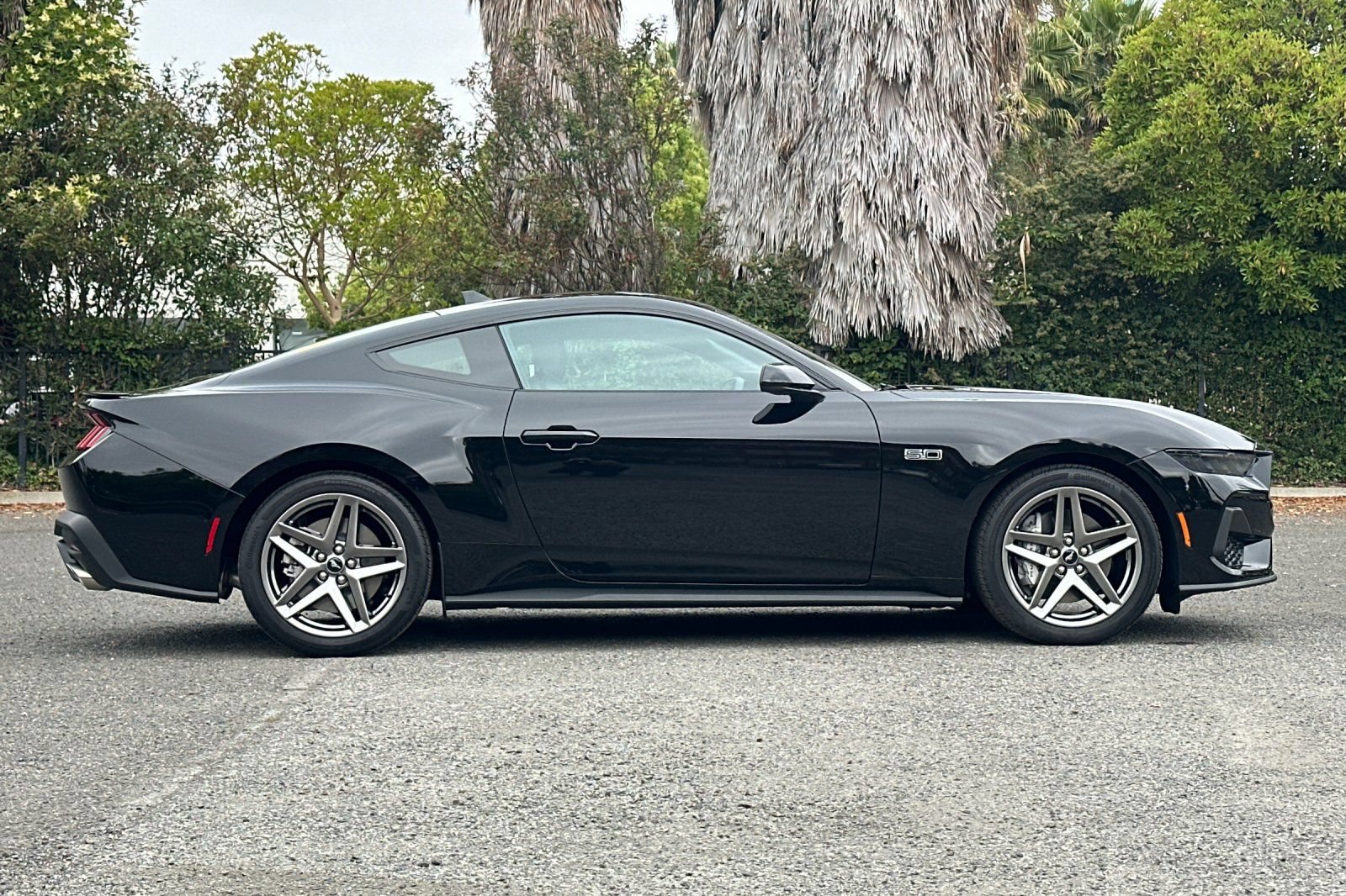 Certified 2025 Ford Mustang GT Premium RWD image 2