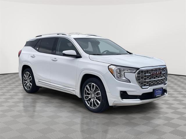 Used 2024 GMC Terrain Denali image 5