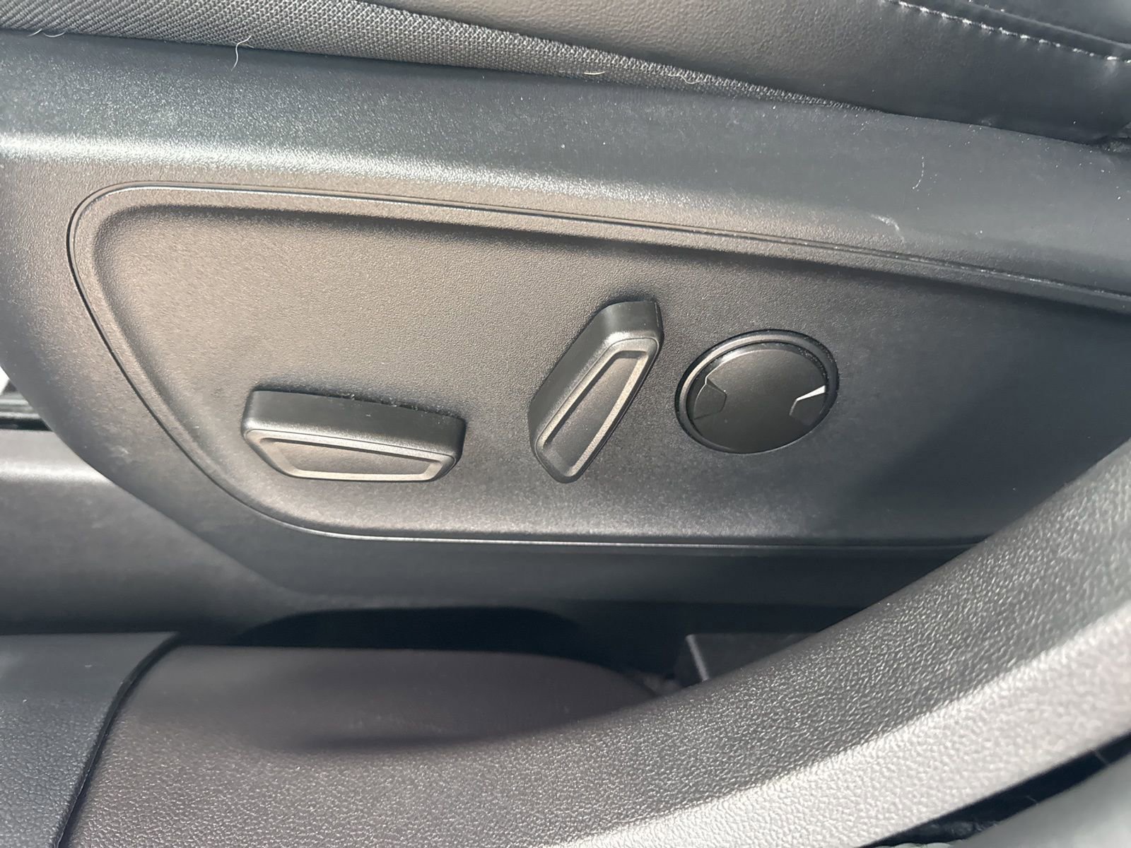 Certified 2024 Ford Escape ST-Line w/ Tech Pack #1 image 27