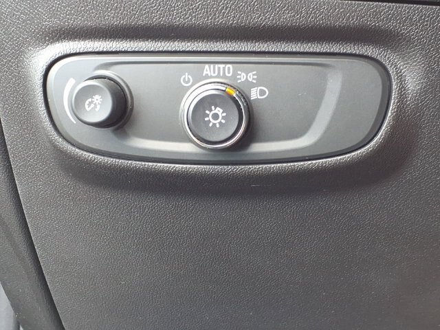 Used 2023 Chevrolet Equinox LT FWD image 20