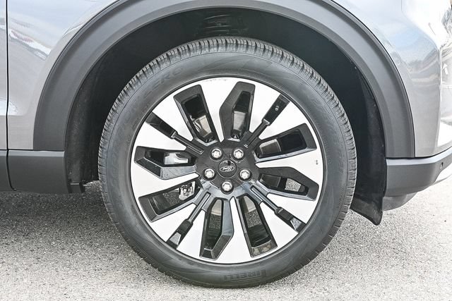 Certified 2025 Ford Explorer Platinum w/ LUX Leather Package AWD/4WD image 13