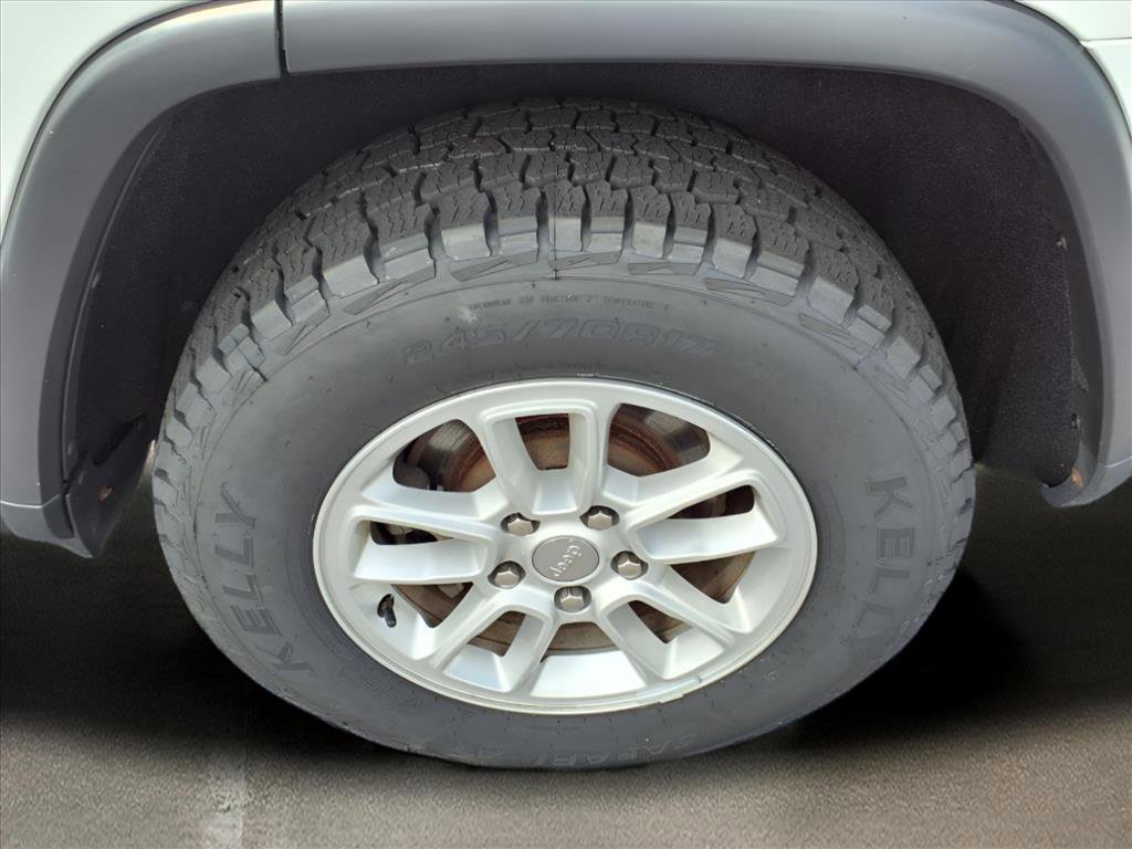 Used 2020 Jeep Grand Cherokee Laredo image 23