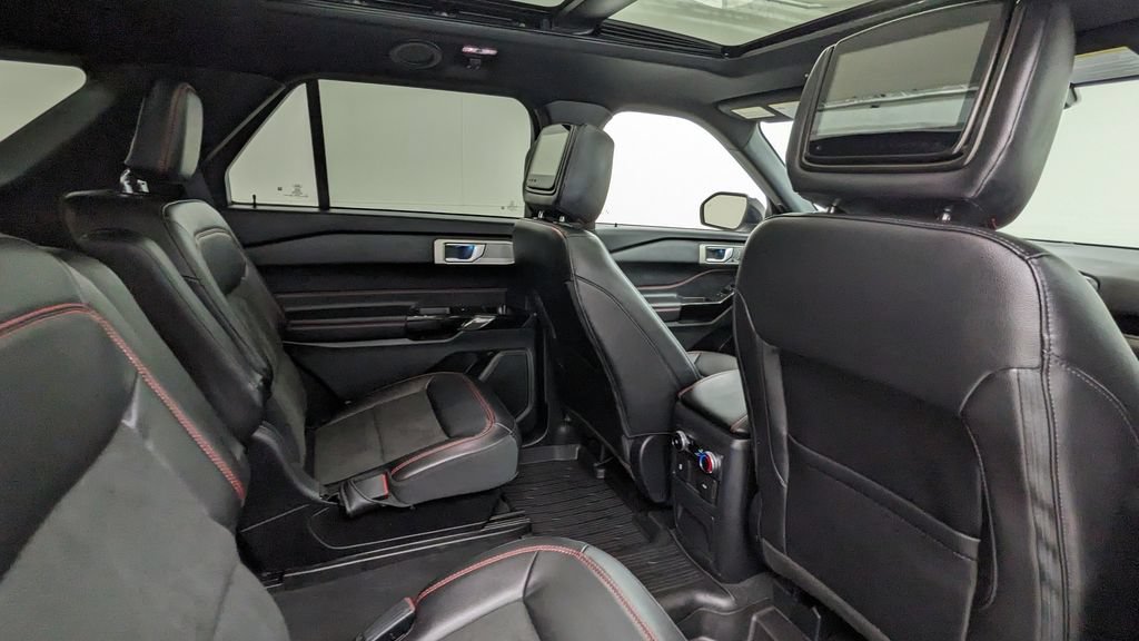 Certified 2023 Ford Explorer ST-Line w/ Class IV Trailer Tow Package AWD/4WD image 40