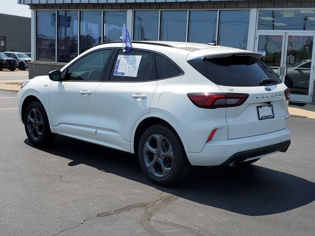 Certified 2024 Ford Escape ST-Line w/ Tech Pack #1 AWD/4WD image 3