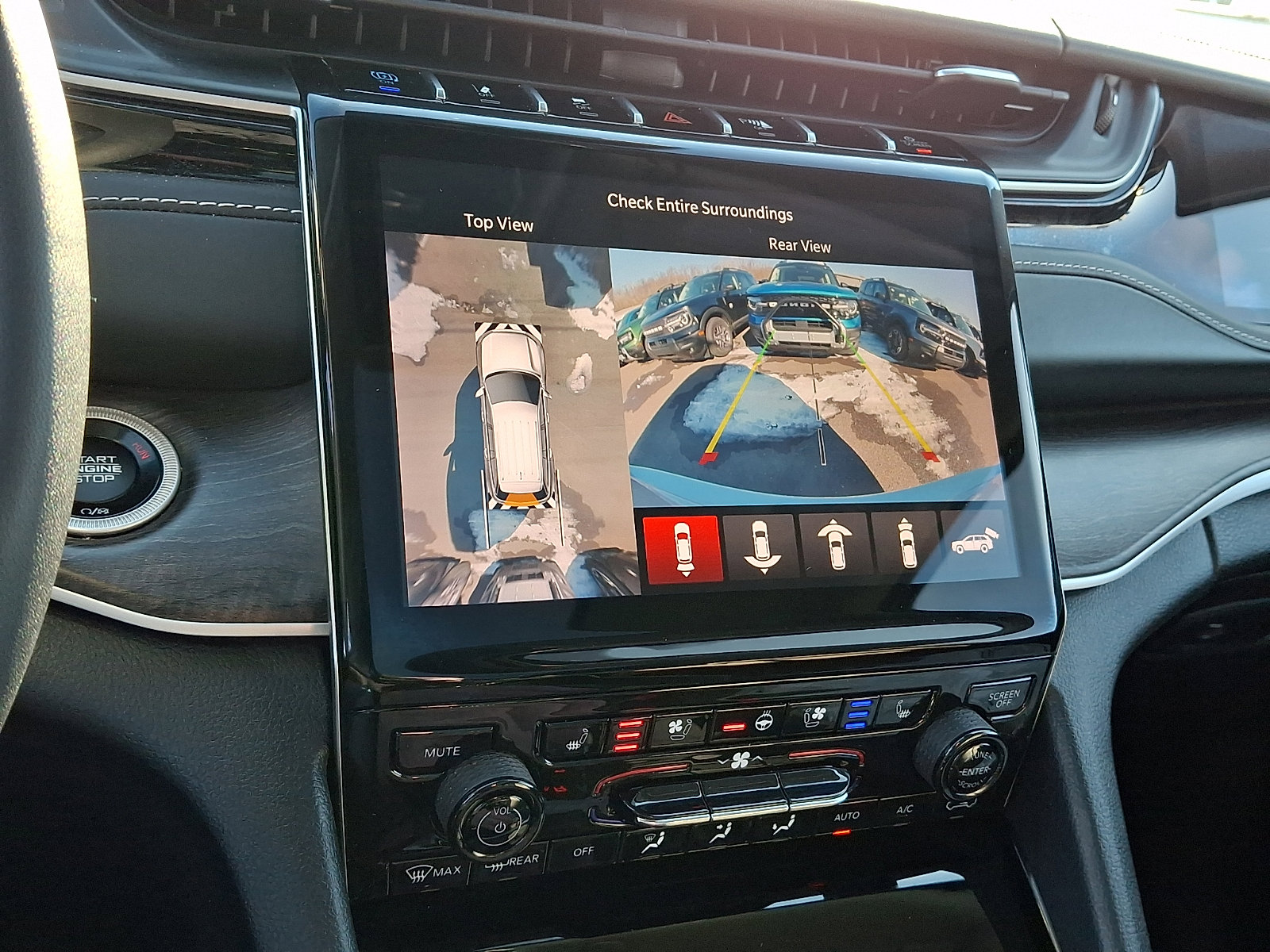 Used 2022 Jeep Grand Cherokee Limited 4xe w/ Luxury Tech Group II image 24