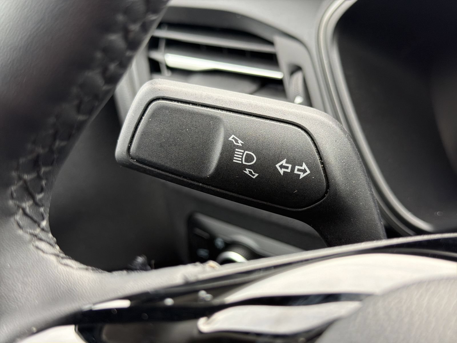 Certified 2023 Ford Escape Active AWD/4WD image 27