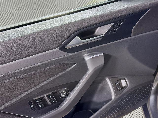 Used 2023 Volkswagen Jetta SE FWD image 19