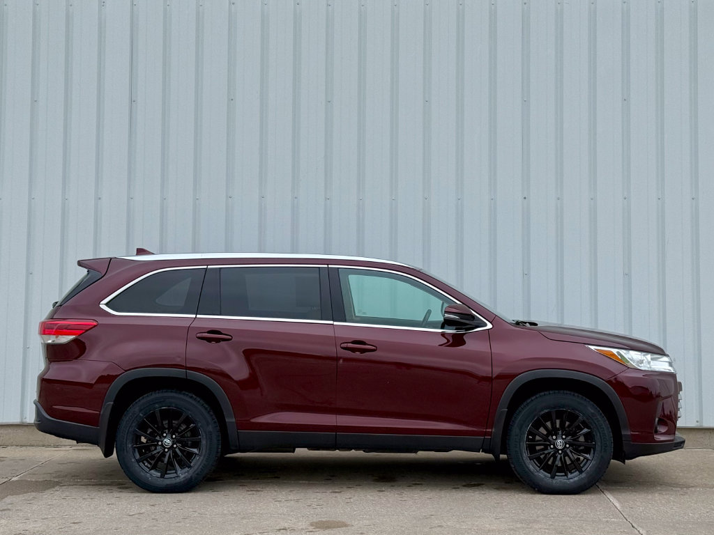 Used 2019 Toyota Highlander XLE AWD/4WD image 7