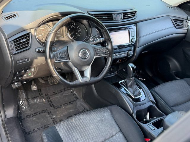 Used 2017 Nissan Rogue SV w/ SV Premium Package AWD/4WD image 9
