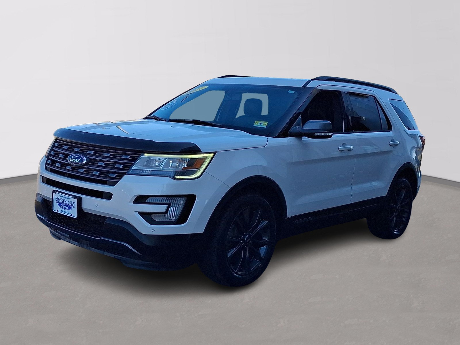 Certified 2017 Ford Explorer XLT w/ Equipment Group 202A AWD/4WD image 3