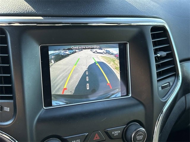 Used 2018 Jeep Grand Cherokee Laredo image 38