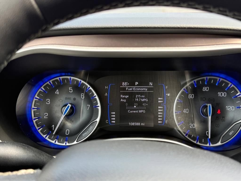 Used 2023 Chrysler Voyager LX FWD image 20