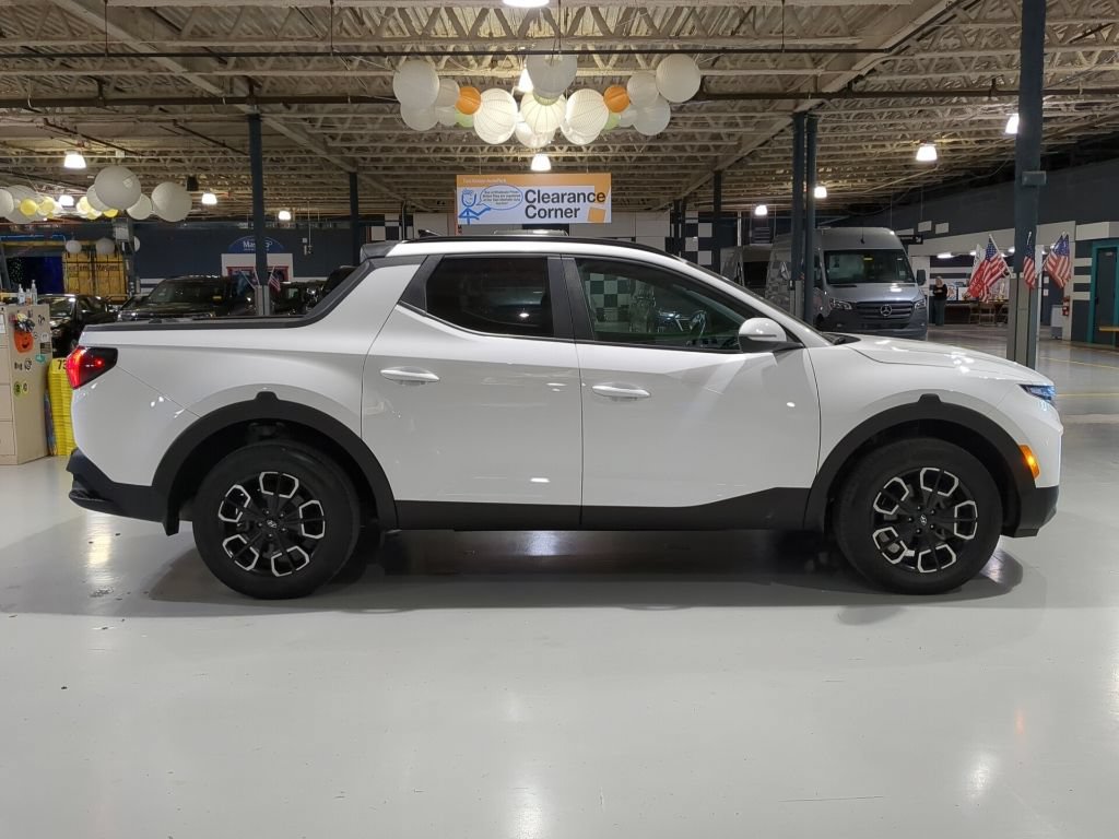 Used 2023 Hyundai Santa Cruz SEL Premium w/ Cargo Package AWD/4WD image 7