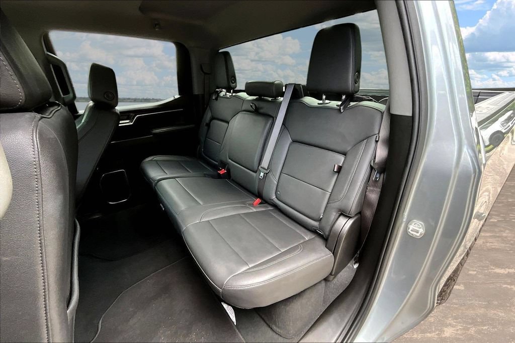 Used 2025 GMC Sierra 1500 SLT AWD/4WD image 25